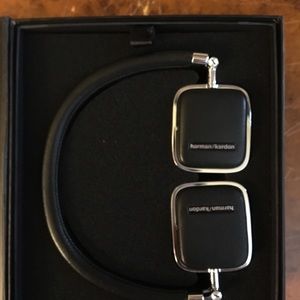 Harman/Karmon Bluetooth Wireless Headphones, NWOT